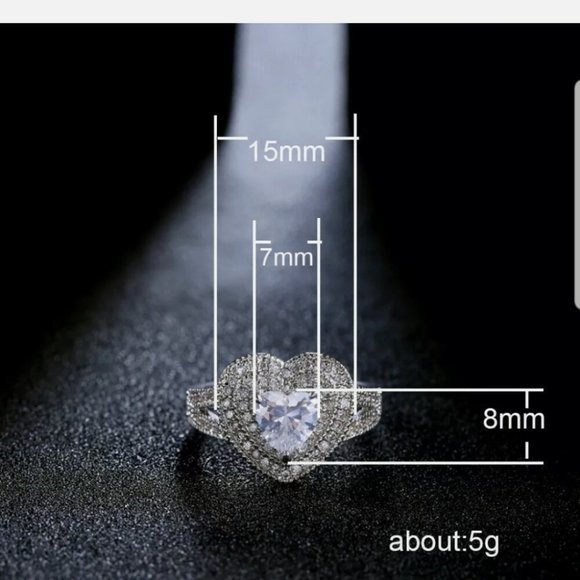 New gorgeous S925 stamped white sapphire ring - Picture 5 of 8